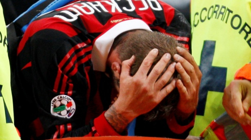 Deivids Bekhems pēc savainojuma gūšanas spēlē pret "Chievo"
Foto: AP/ Scanpix Sweden