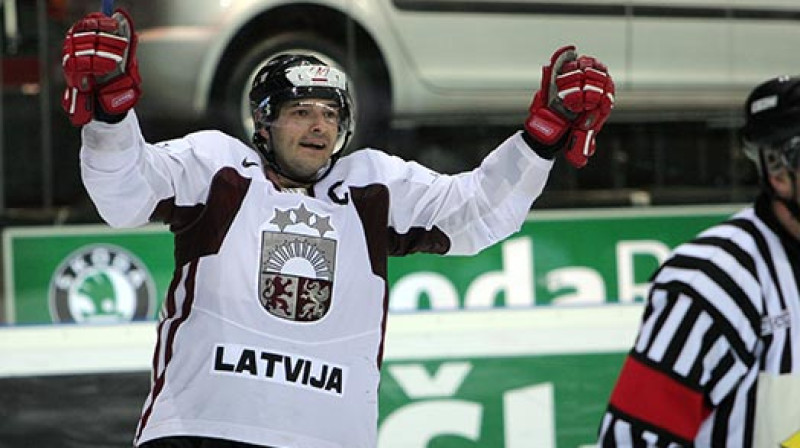 Aleksandrs Semjonovs Latvijas hokeja izlasē bija viens no karstasinīgākajiem.