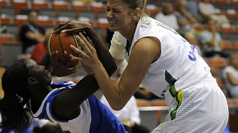 Giedre Paugaite guva 19 punktus un izcīnīja 12 atlēkušās bumbas
Foto: www.fibaeurope.com