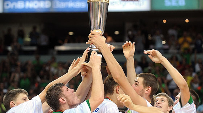 Lietuvas junioru izlases triumfa brīdis.
Foto: fibaeurope.com