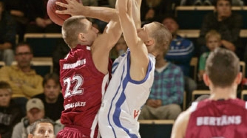 Edgars Jeromanovs (ar bumbu)
Foto: basket.fi
