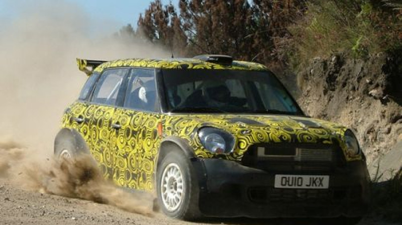 Marko Martins aizvada testus ar ''Mini Countryman WRC'' automašīnu 
Foto: www.fotosralis.online.pt