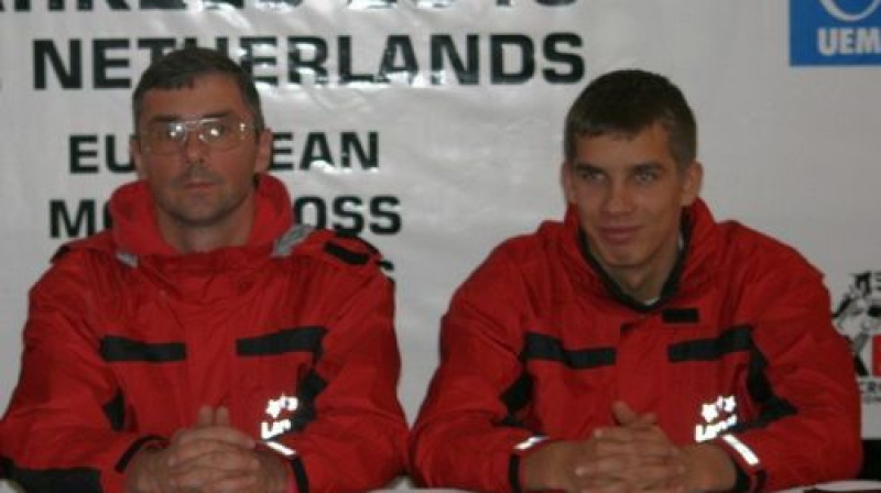 Komandas vadītājs Tomass Cīrulis (no kreisās) un Dāvis Līvs