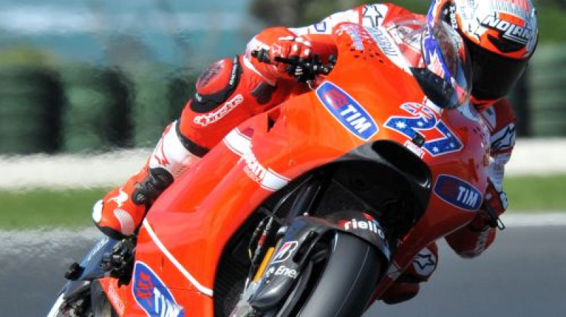 Kvalifikācijas uzvarētājs Keisijs Stouners no "Ducati"
Foto: AFP/Scanpix