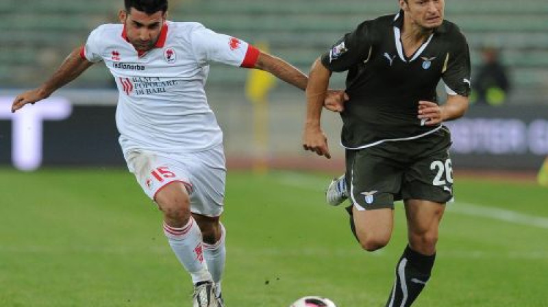 Epizode no spēle starp ''Bari'' un ''Lazio''
Foto: AFP/Scanpix