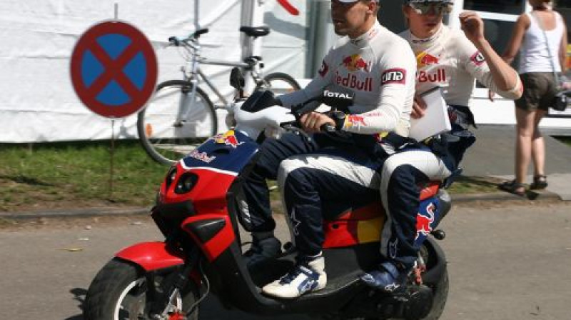 Kimi Raikonenam un viņa stūrmanim Spānijas WRC rallijs ir beidzies pat īsti nesācies...
Foto: ewrc.cz