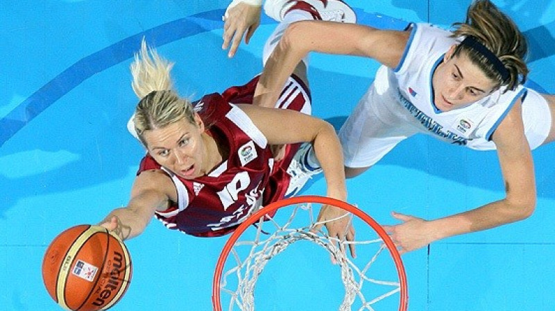 Anete Jēkabsone-Žogota - pārliecinoši starp visu laiku izcilākajām...

Foto: fibaeurope.com