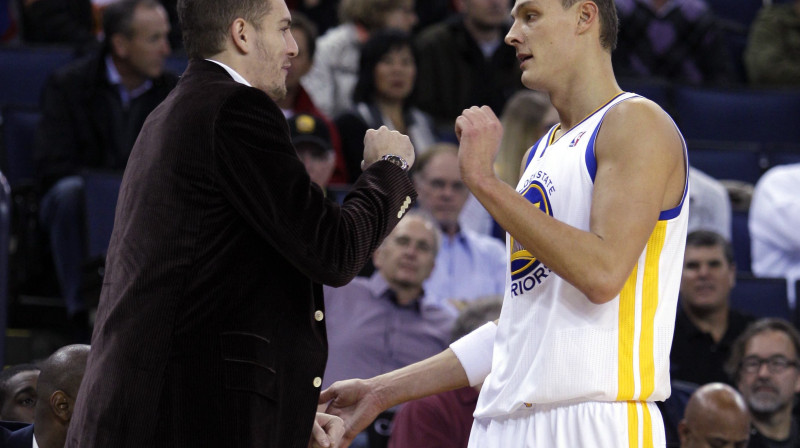 Andris Biedriņš (pa labi) 
Foto: AP/Scanpix