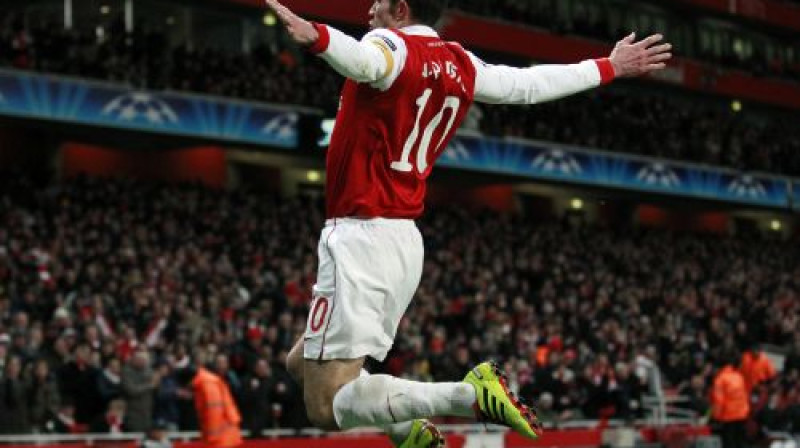 Robins van Pērsijs "lidojumā"
Foto: AP/Scanpix