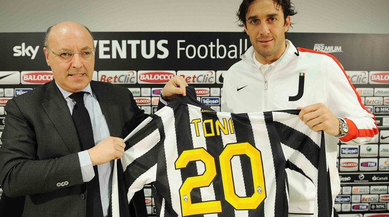 "Juventus" prezentē jaunieguvumu Luku Toni
Foto: lapresse
