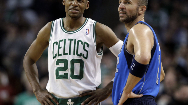 "Celtics" un "Mavericks" varoņi - Rejs Alens un Džeisons Kids 
Foto: AP/Scanpix