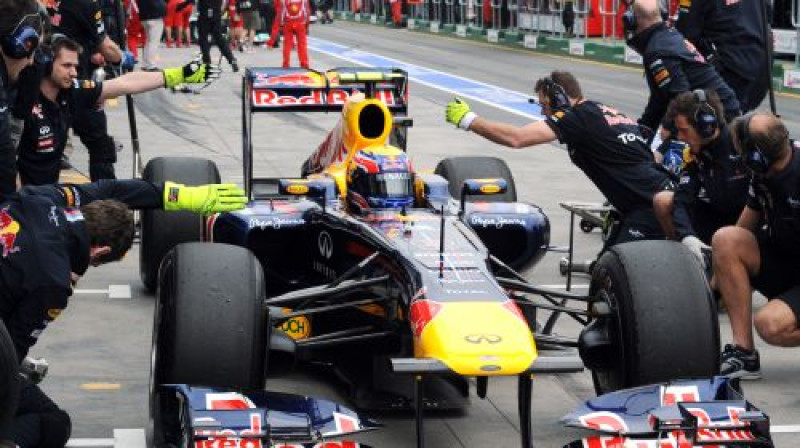 Pirmo treniņu ātrākais braucējs Marks Vēbers ("Red Bull")
Foto: AFP/Scanpix