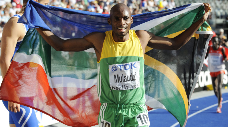 Mbulaeni Mulaudzi pēc uzvaras 2009. gada 
pasaules čempionātā. Foto: AP/Scanpix