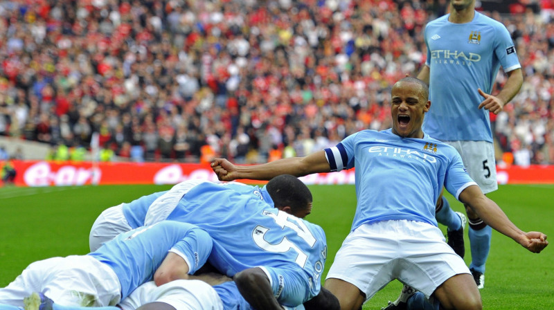 "City" futbolisti atzīmē gūtos vārtus
Foto: Reuters/Scanpix