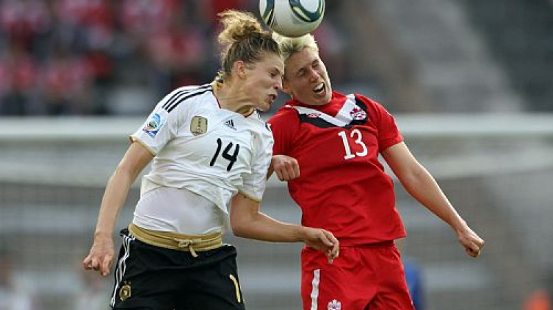 Vācijas un Kanādas spēles epizode
Foto: Reuters/Scanpix