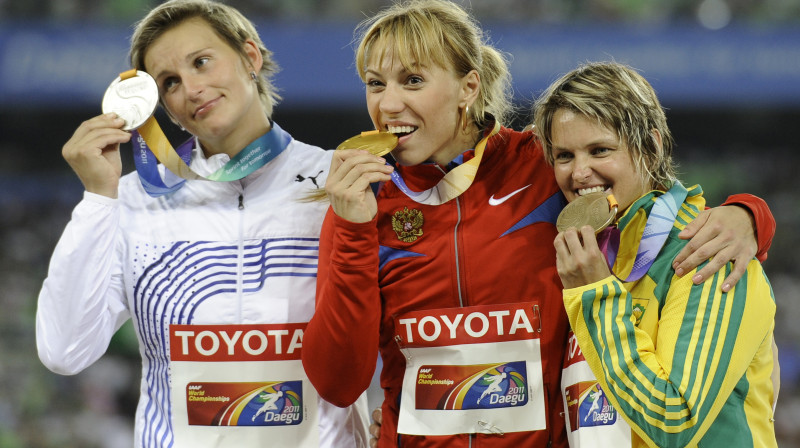 Barbora Špotakova, Marija Abakumova, Sanete 
Viljoena. Foto: AP/Scanpix