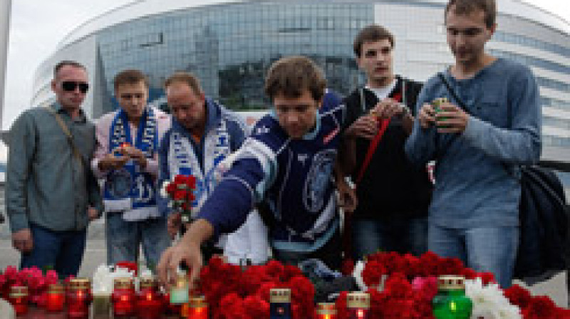 Minskas "Dinamo" hokejisti atdod godu aizgājušajiem... Piemiņas pasākumi un klusuma brīži - tāda būs šī KHL sezona.