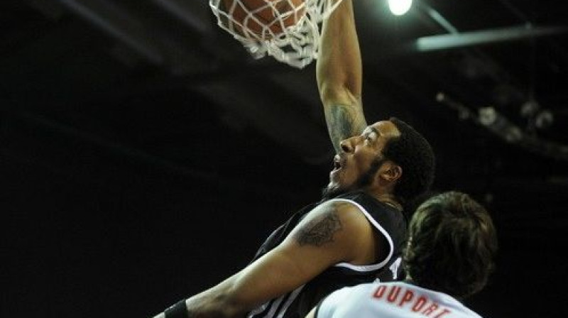 Kortnijs Simss pret "Cholet Basket"
Foto: Romāns Kokšarovs, Sporta Avīze/F64