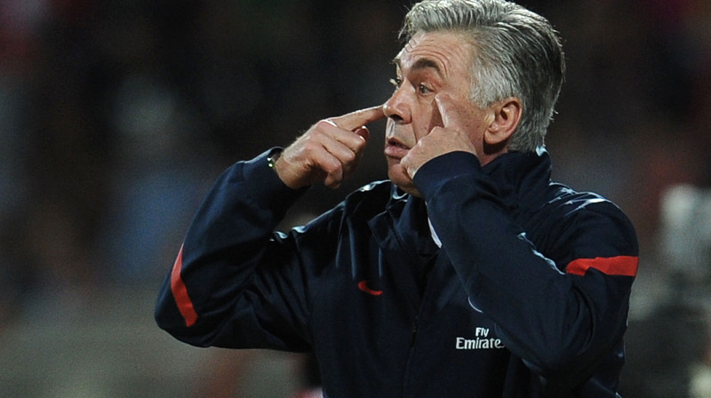 Darba Karlo Ančeloti vēl ir daudz - jāiepazīst spēlētāji un jāpieradina viņi pie jaunās kārtības, pamatformāciju 4-3-2-1 ieskaitot
Foto: AFP/Scanpix