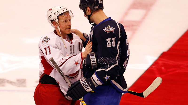 Daniels Alfredsons un Zdeno Hāra
Foto: AFP/Scanpix