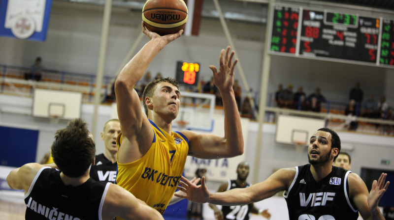 "Ventspils" centrs Mārtiņš Meiers 
Foto: Romāns Kokšarovs, Sporta Avīze, f64