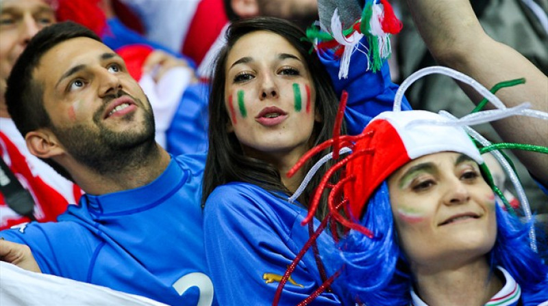 Itālijas fani gaida komandas turpmākos panākumus

Foto: AFP/Scanpix