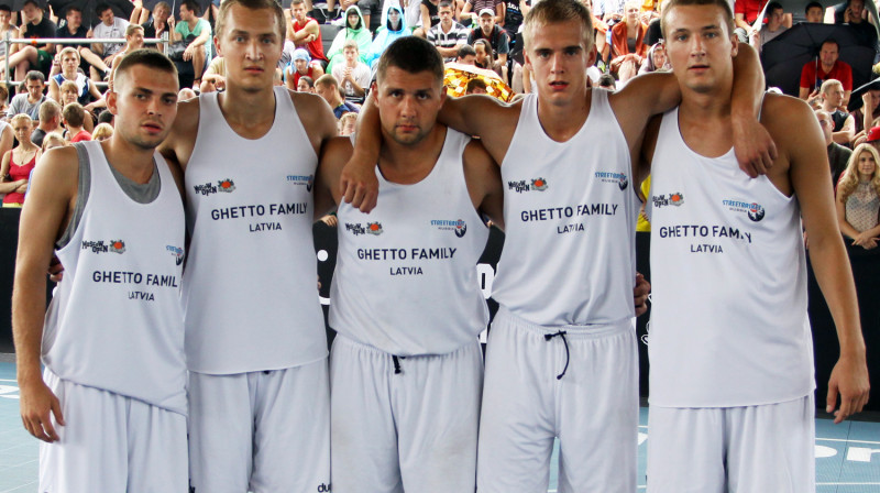 "Ghetto Family" uz Latviju pārvedīs 6000 ASV dolāru no 45 000 ASV dolāru lielā balvu fonda
Foto: Streetbasket.ru