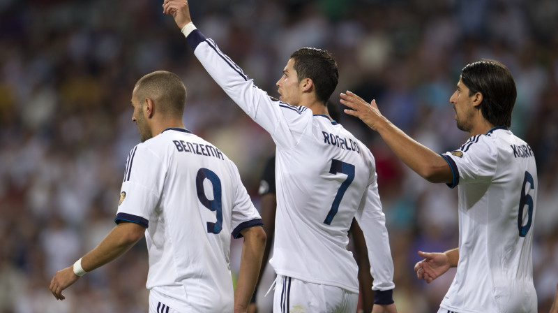 Krištianu Ronaldu (pa vidu) ar diviem vārtiem atvēra savu kontu arī ''La liga''
Foto: AFP/Scanpix