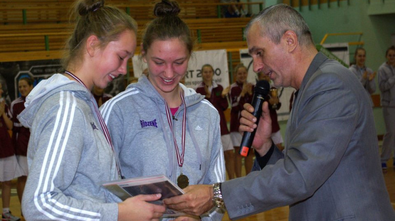 Māsas Digna un Paula Strautmanes ir U16 izlases līderes
Foto: www.eybl.lv