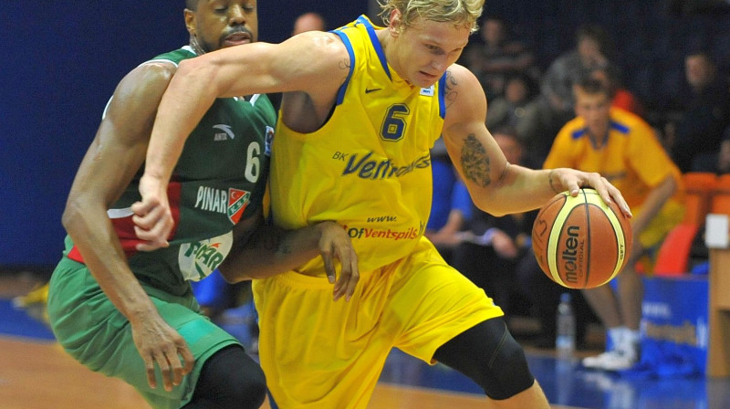 Jānis Timma un BK Ventspils pret Armandu Šķēli un Kalev/Cramo. 
Foto: bkventspils.lv