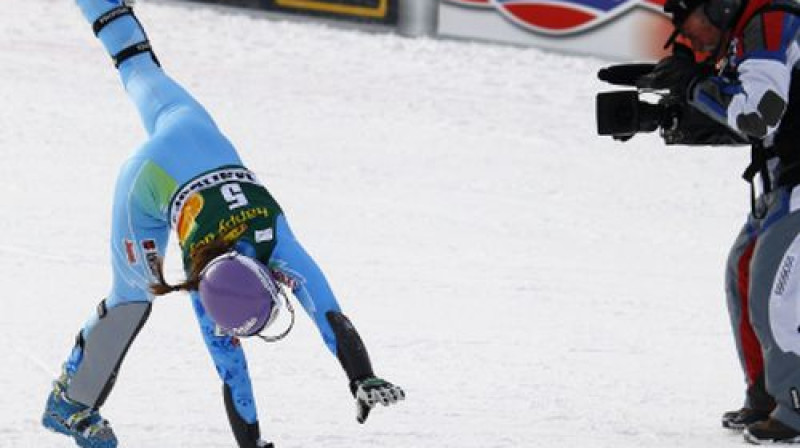 Tina Maze atzīmē uzvaru slalomā
Foto: SCANPIX SWEDEN