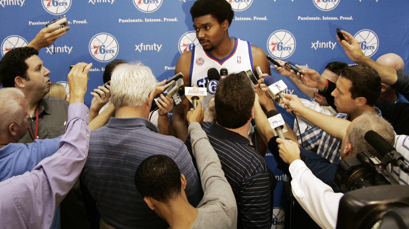 Endrjū Bainams līdz šim "Sixers" formā sniedzis tikai intervijas 
Foto: AP/Scanpix