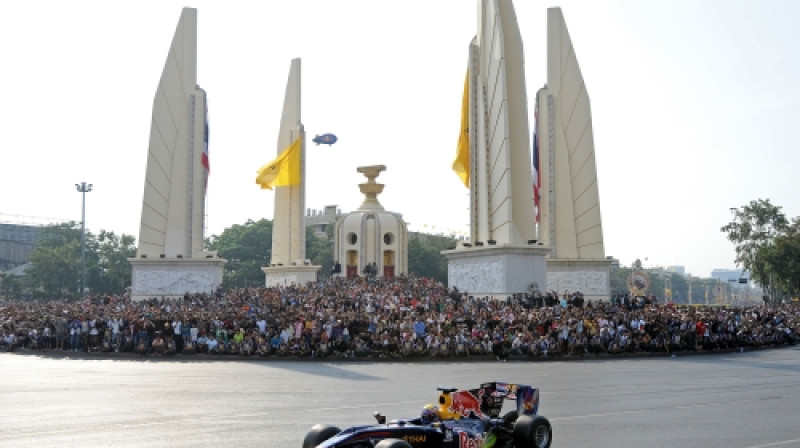 F1 šovs Račadāmnenas avēnijā 2010. gadā
Foto: AFP/Scanpix