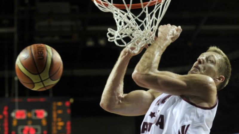 Kaspars Bērziņš: 15 punktu un 7 atlēkušās bumbas mačā ar Krievijas izlasi.
Foto: basket.lv