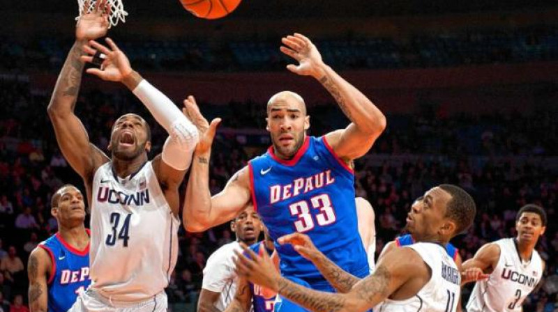 Kristofers Feibers "DePaul" universitātes rindās.
foto: http://www.nydailynews.com/