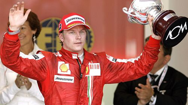 Raikonens "Ferrari" kombinezonā
Foto: SCANPIX SWEDEN