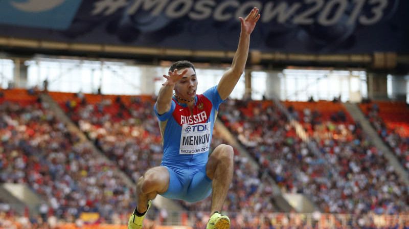 Aleksandrs Menkovs - jaunais pasaules līderis, čempions un Krievijas rekordists tāllēkšanā 
Foto: AP/Scanpix