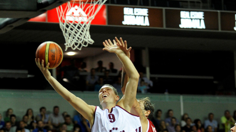 Dairis Bertāns 
Foto: Romāns Kokšarovs, Sporta Avīze, f64