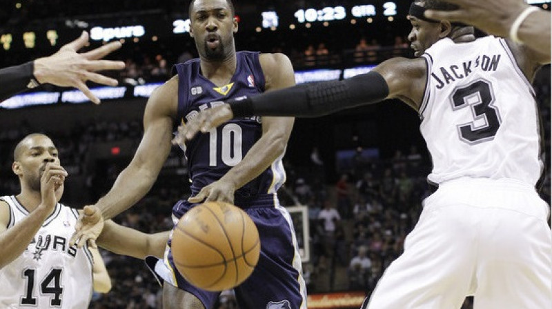 Gilberts Arenass 2012. gada aprīlī, "Memphis Grizzlies" spēlē pret "San Antonio Spurs" vienību
Foto: AP/Scanpix