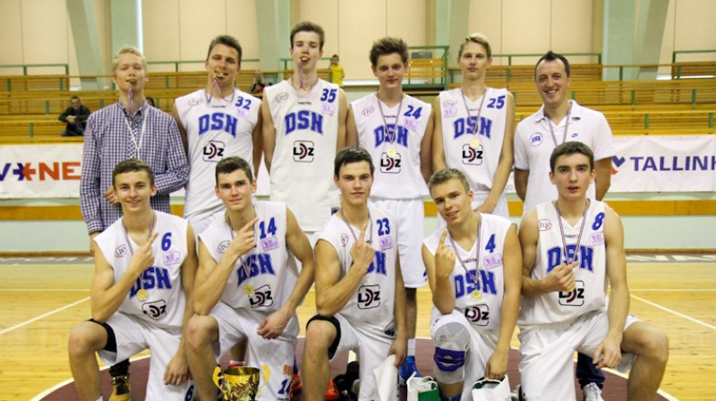 DSN U17 puišu komanda un treneris Mārtiņš Fomins: 10-0 pirmajos divos Eiropas līgas posmos
Foto: Renārs Buivids, www.eybl.lv