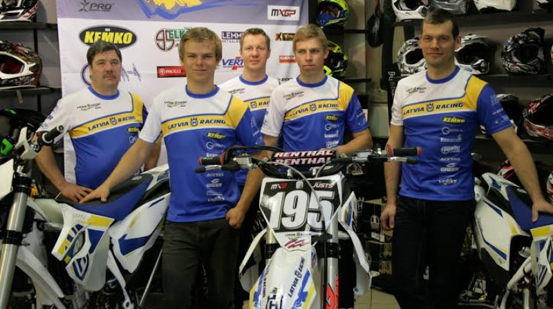 Latvia Husqvarna Racing komanda
   pirms došanās uz Kataru
        Foto: Edgars Siliņš