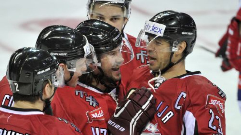 Latvijas izlases kapteinis Herberts Vasiļjevs atzīmējās ar diviem vārtu guvumiem
Foto: Romāns Kokšarovs, Sporta Avīze, f64