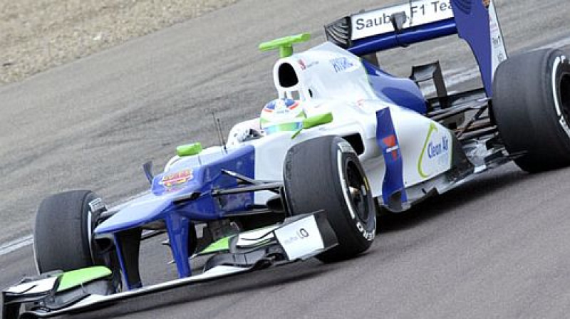 De Silvestro pie F1 auto stūres
Foto: justcarnews.com