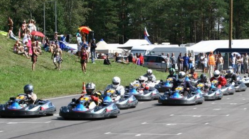 "Openkart" kartingi
Arnolds Sivars (4rati.lv)