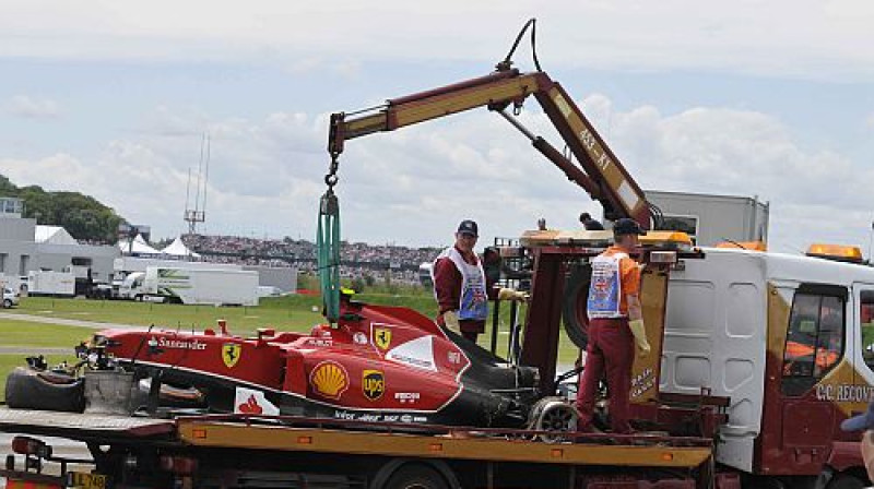 Kimi Raikonena auto pēc avārijas Silverstounā
Foto: LaPresse/Scanpix