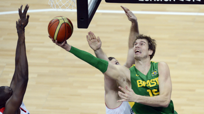 Brazīlijas centra pozīciju cementēs NBA čempions Tjago Spliters 
Foto: AFP/Scanpix