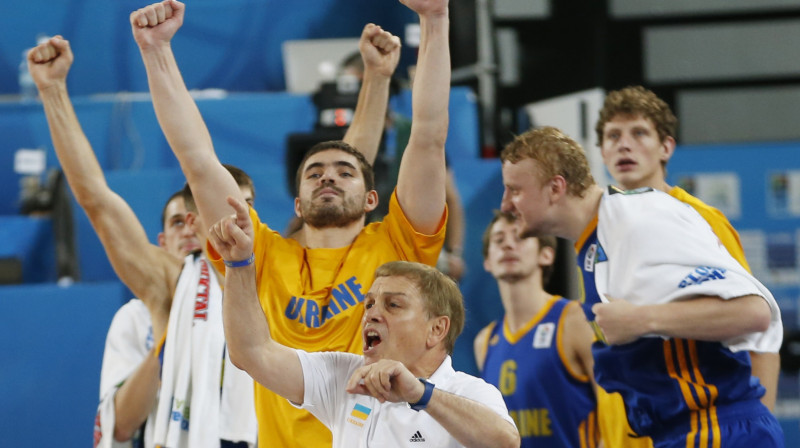 Maiks Fratello un Ukrainas basketbolisti svin uzvaru pār Itāliju
Foto: AP/Scanpix