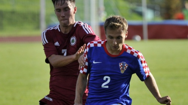 Dāvis Ikaunieks pret Horvātijas U21 izlasi
Foto: Romāns Kokšarovs/F64