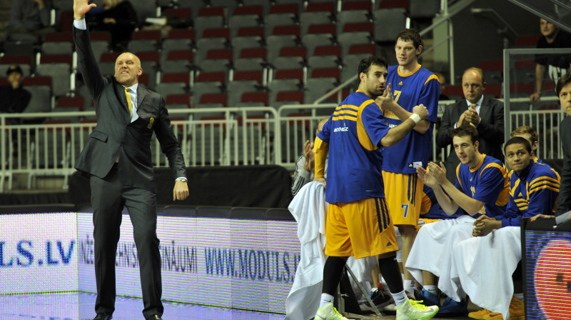 Rims Kurtinaitis un Himku basketbolisti Rīgā
Foto: Romāns Kokšarovs, f64