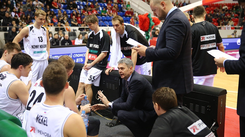 Ainars Bagatskis un Ņižņijnovgorodas basketbolisti
Foto: nn-basket.ru